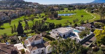 Luxury mobile massage Marbella villa treatment detail